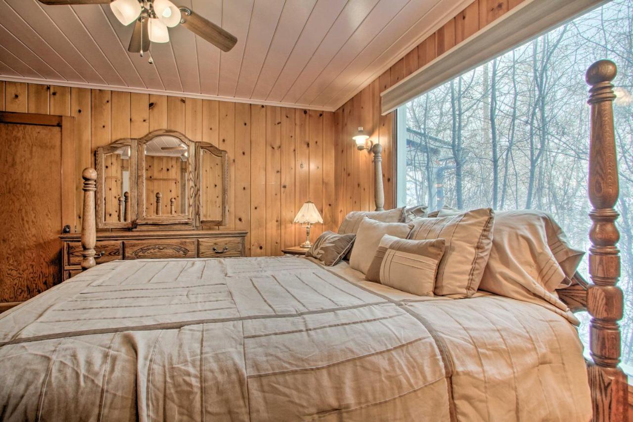 Cozy Home With Hot Tub Half Mi To Salmon River! Exterior photo