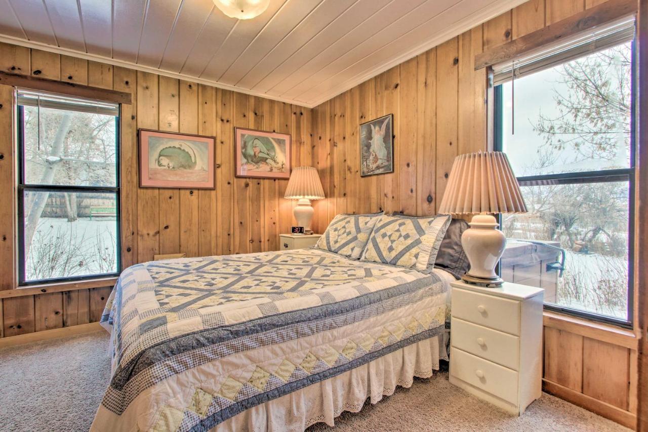 Cozy Home With Hot Tub Half Mi To Salmon River! Exterior photo