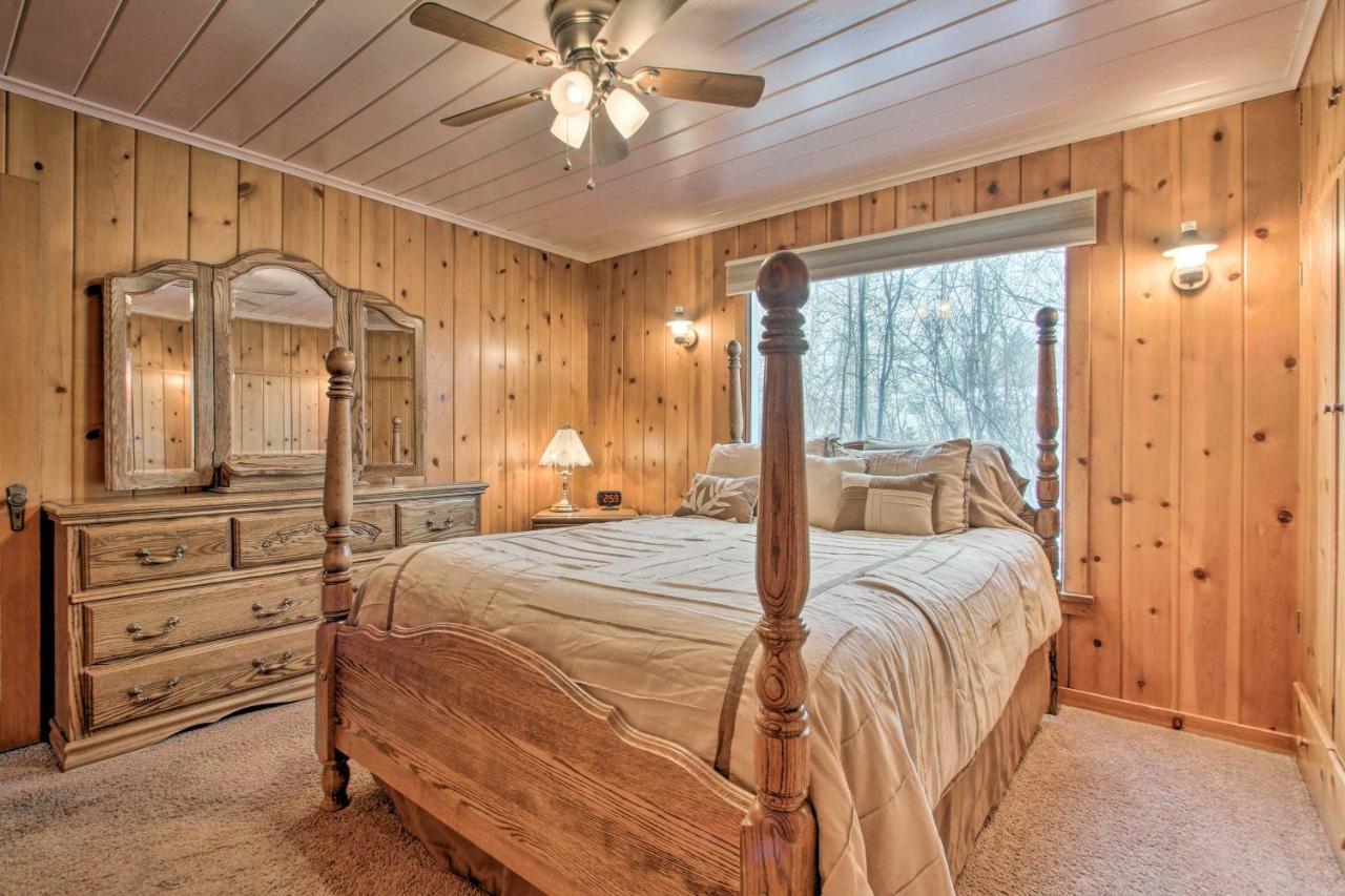 Cozy Home With Hot Tub Half Mi To Salmon River! Exterior photo