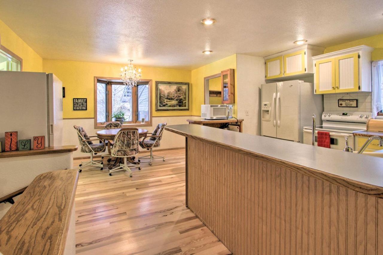 Cozy Home With Hot Tub Half Mi To Salmon River! Exterior photo