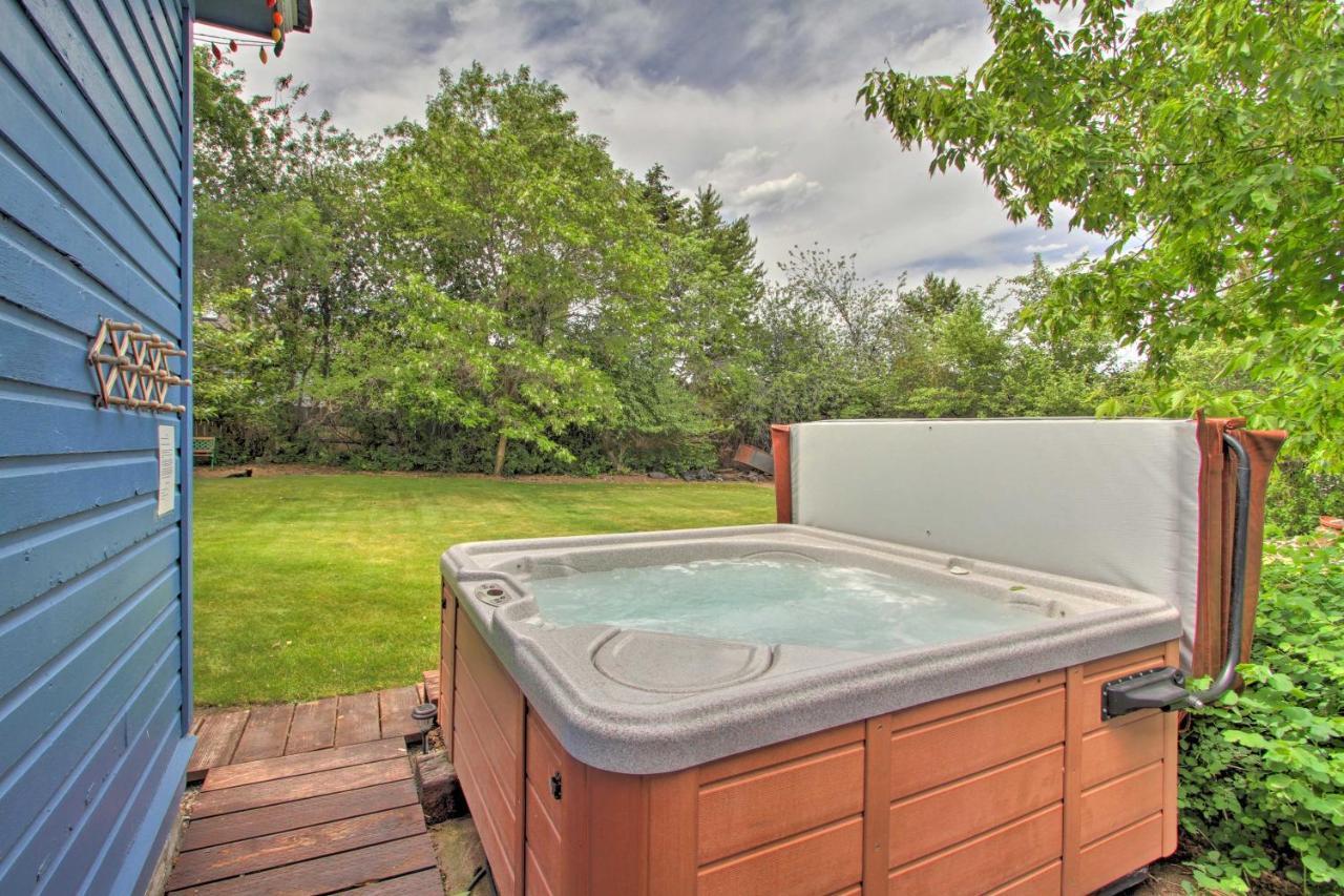 Cozy Home With Hot Tub Half Mi To Salmon River! Exterior photo
