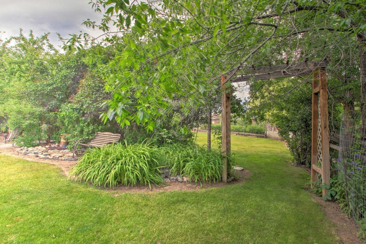 Cozy Home With Hot Tub Half Mi To Salmon River! Exterior photo