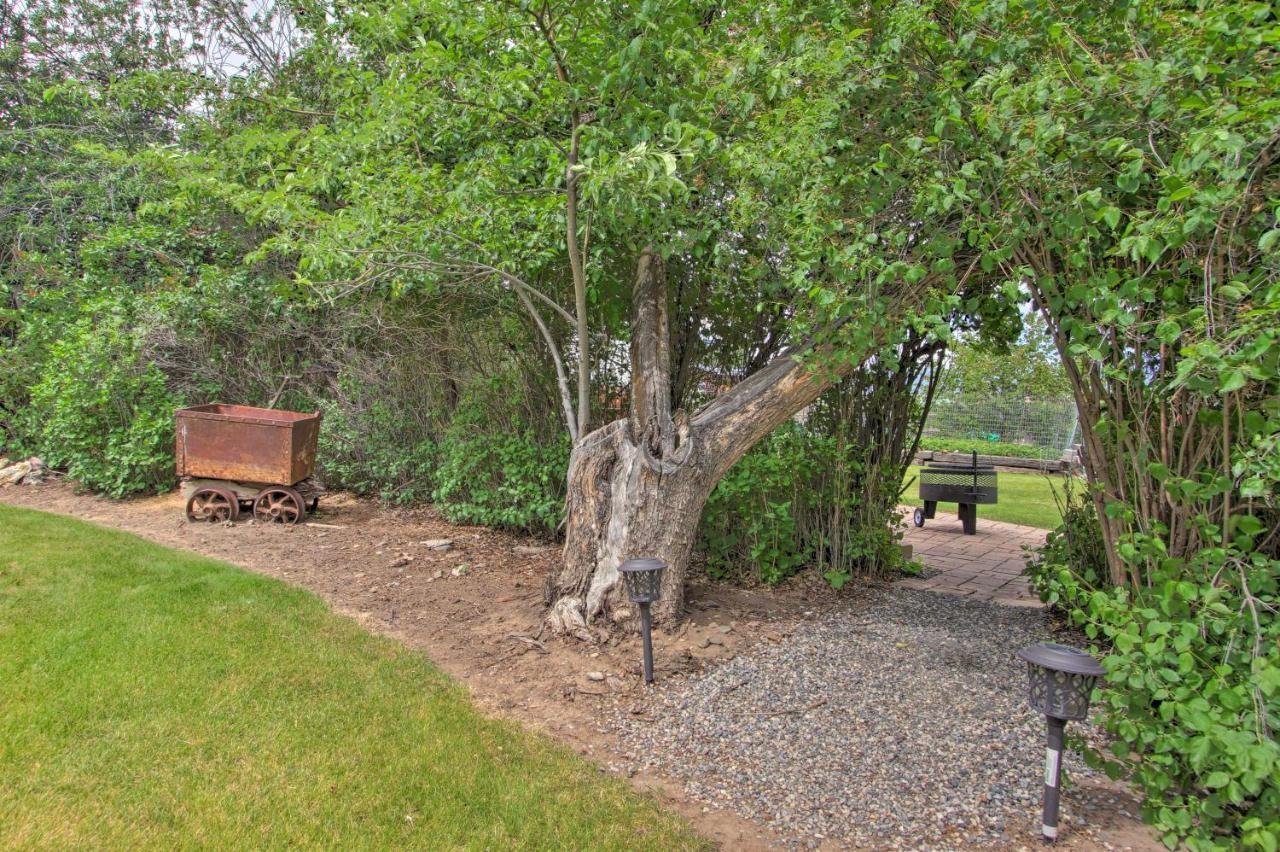 Cozy Home With Hot Tub Half Mi To Salmon River! Exterior photo